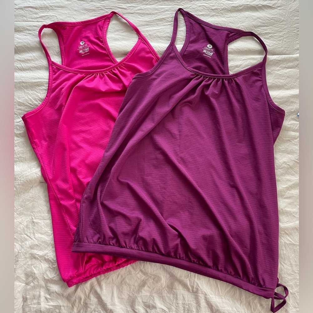 OLD NAVY loose fit active bundle of 2 women’s size M tank tops 1 NWT 1 EUC